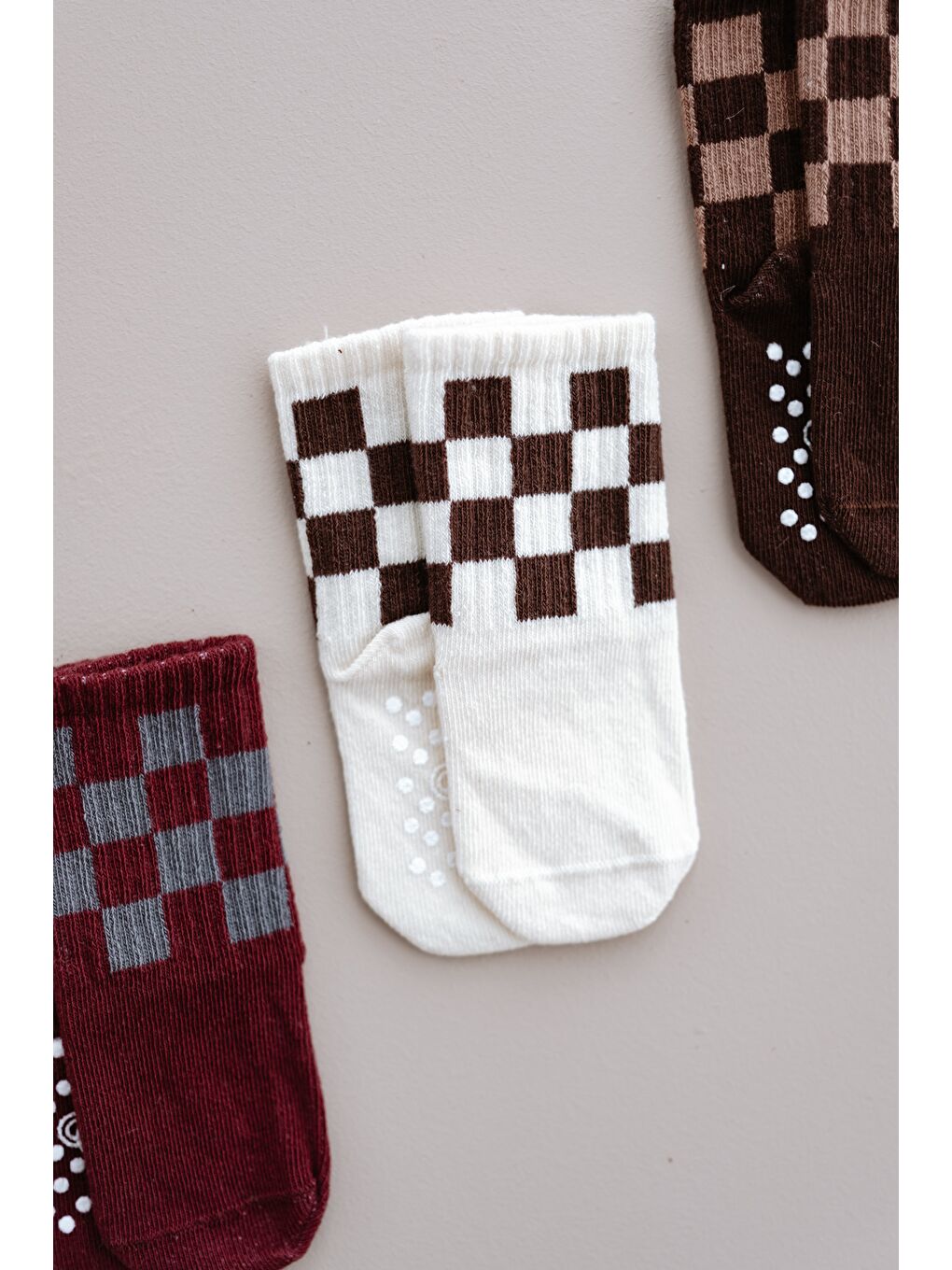 Siyah 5li Organik Pamuk Kaydırmaz Tabanlı Kareli Soket Çorap Seti-4