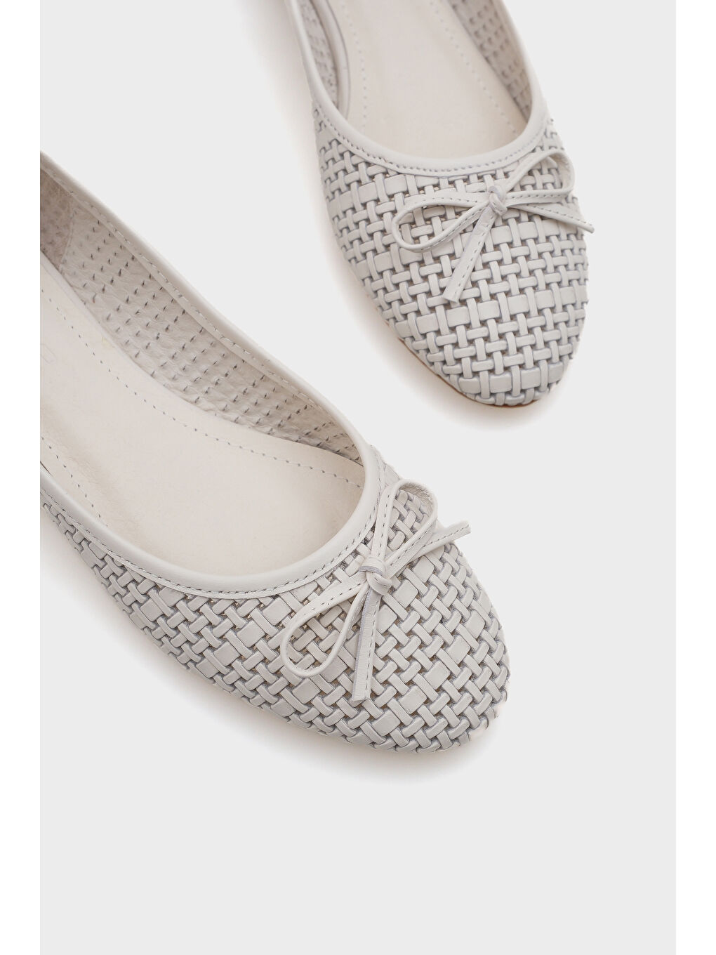 Beyaz Ava Hakiki Deri Hasır Baskılı Kadın Babet-3