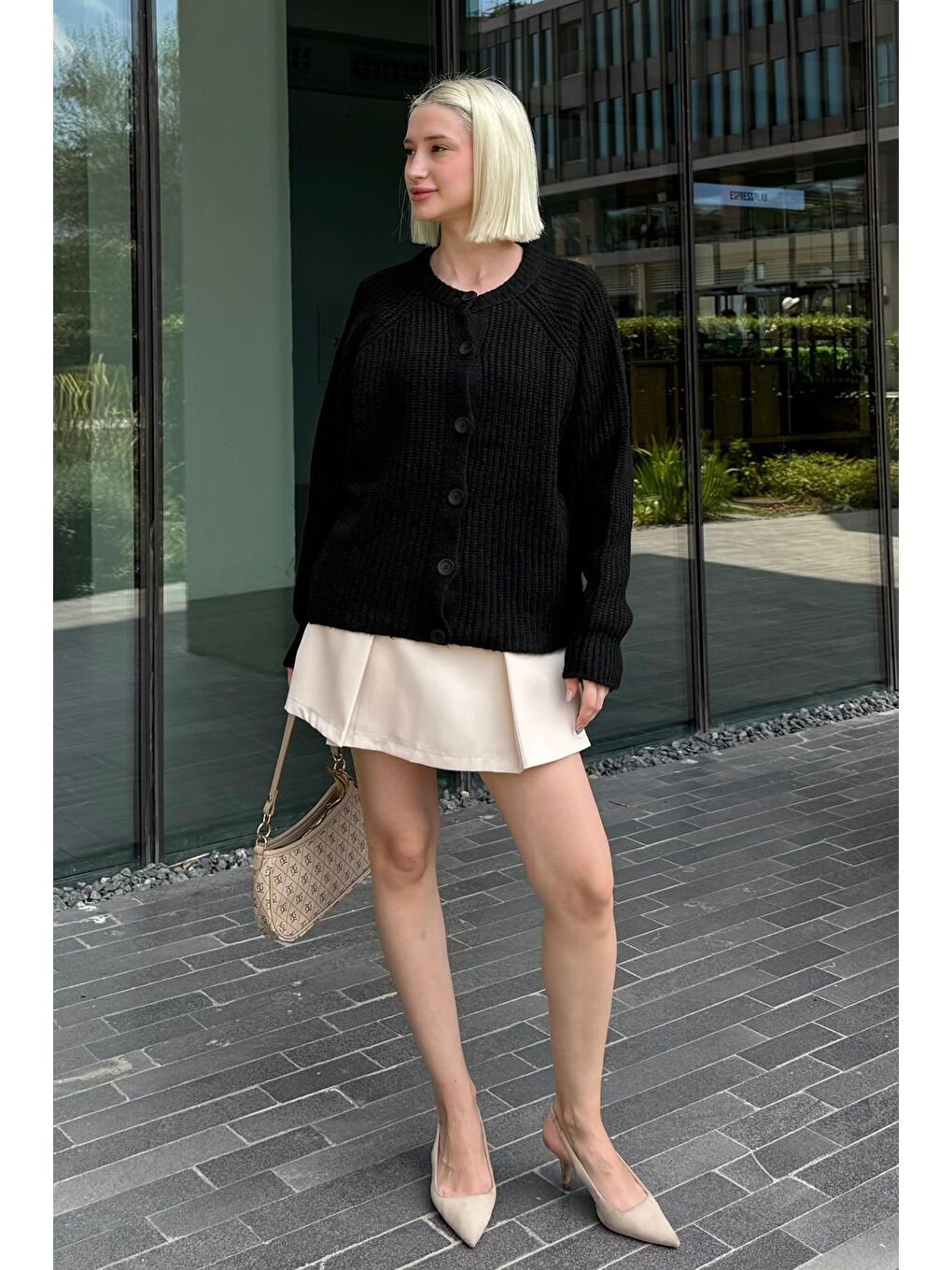 Siyah Bisiklet Yaka Selanik Örgü Düğmeli Kadın Hırka Mg2487-5