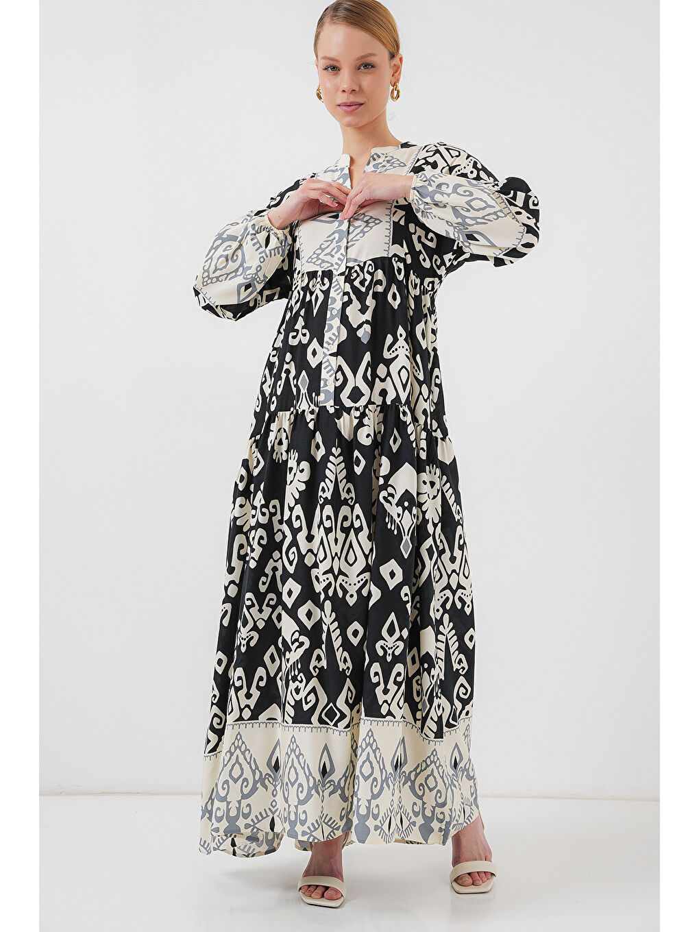 2423 Otantik Desenli Tesettür Elbise - Siyah 8-1