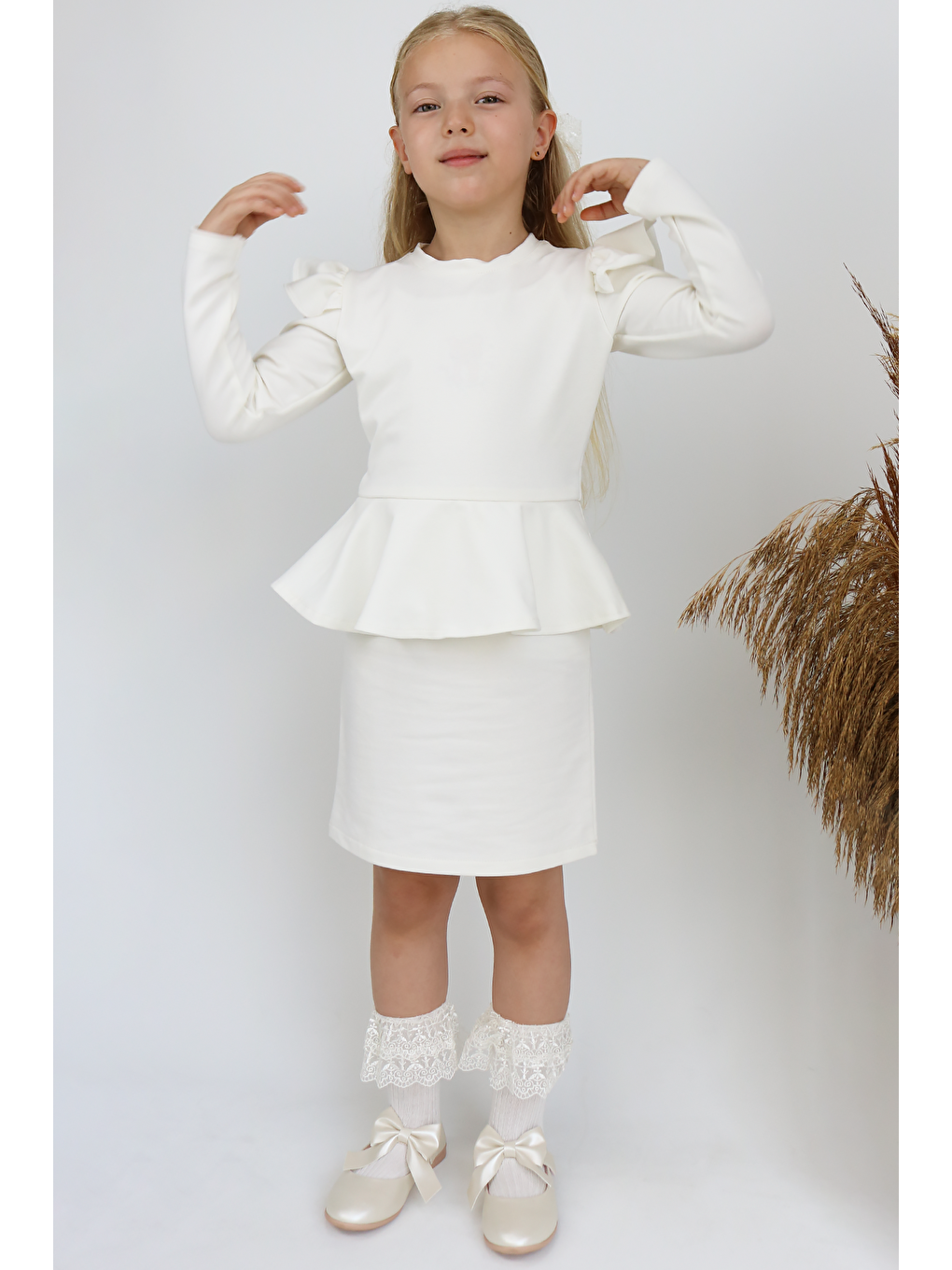 Ekru Kız Çocuk Volan Etekli Fırfır Detaylı Elbise-1