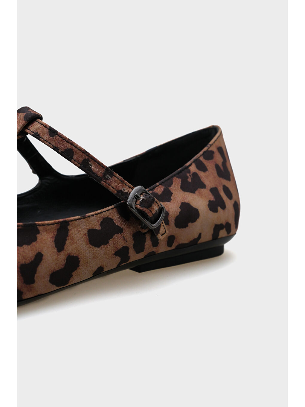 Ekru Belinda Tokalı Kadın Babet-3