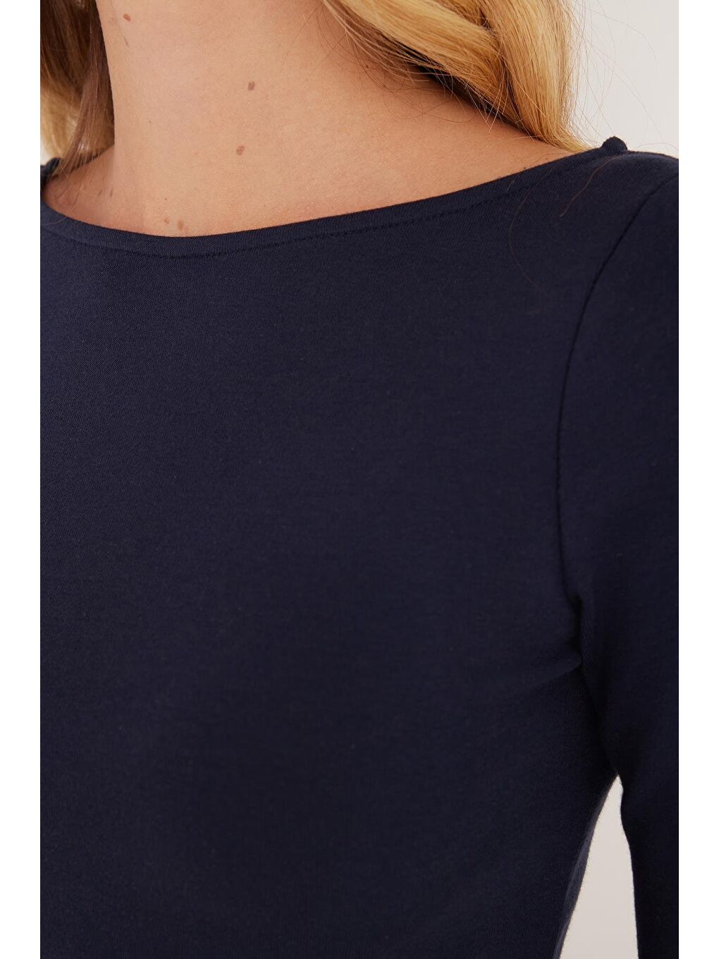 Kadın Slim Fit Dar Kesim Modal Kumaş Uzun Kollu Bisiklet Yaka Lacivert Bluz-2