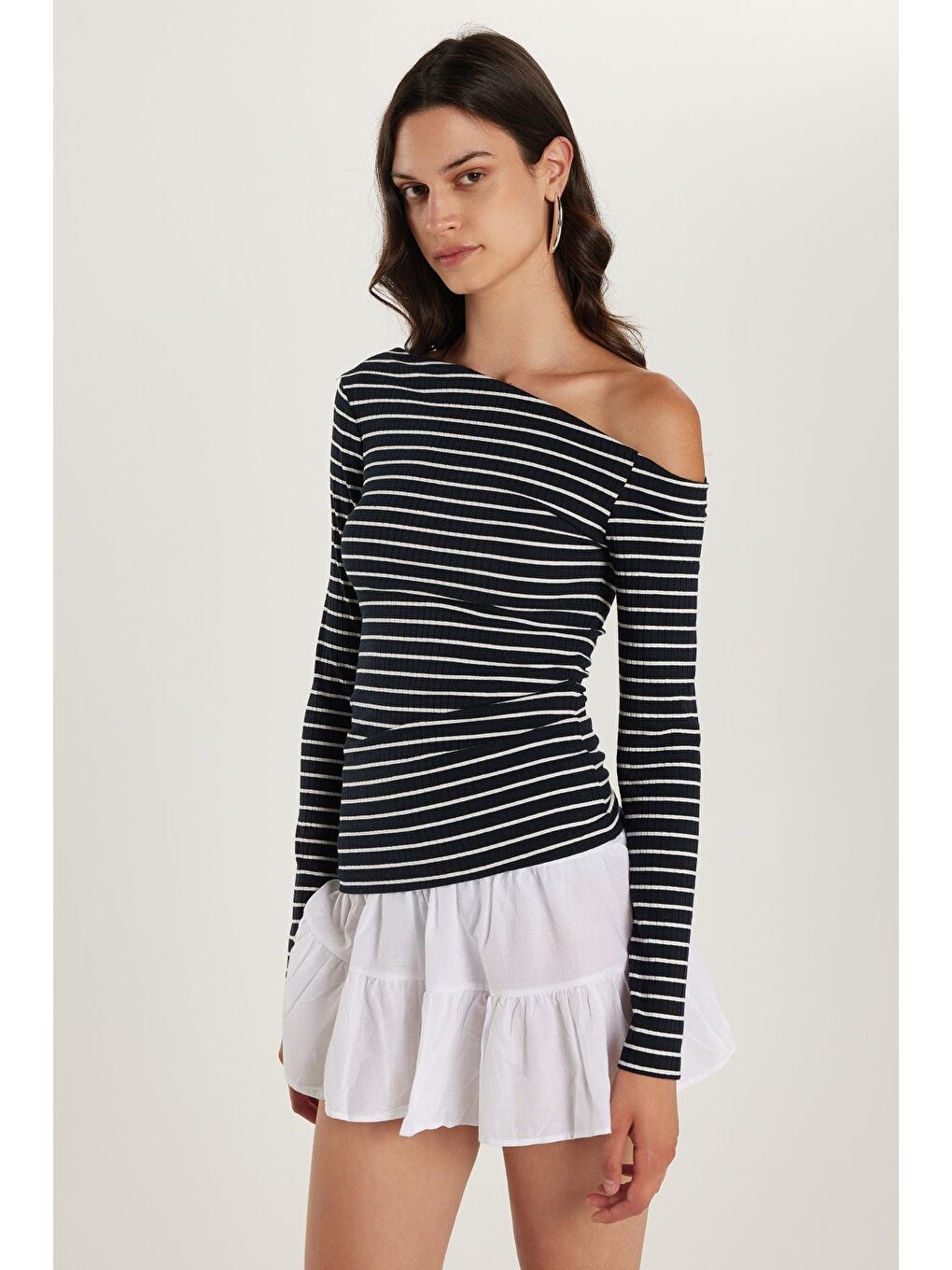 Karışık Kadın Standart Fit Çizgili Asimetrik Yaka Bluz