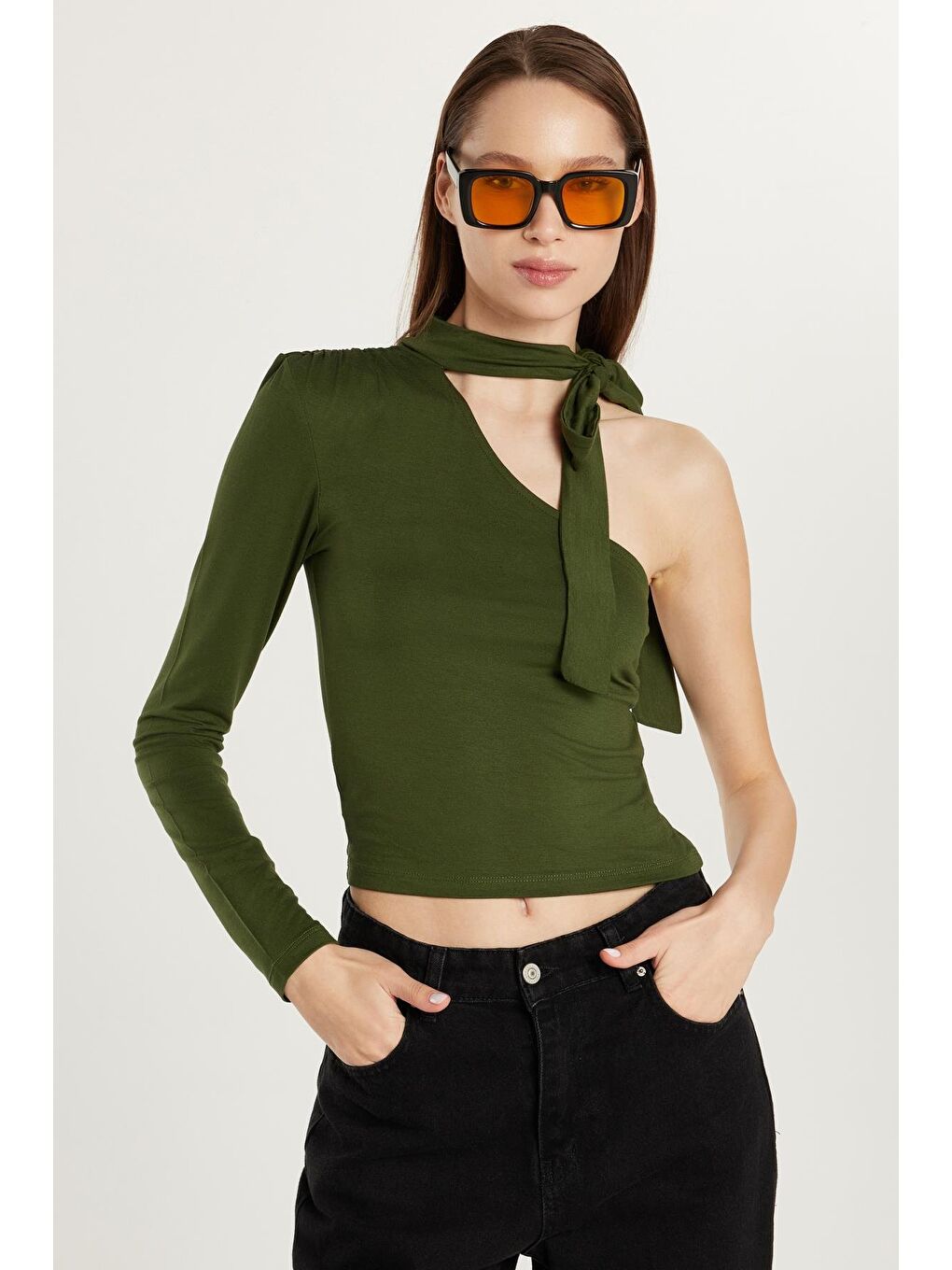 Kadın Standart Fit Fitilli Tek Kol Asimetrik Yaka Yeşil Bluz-2