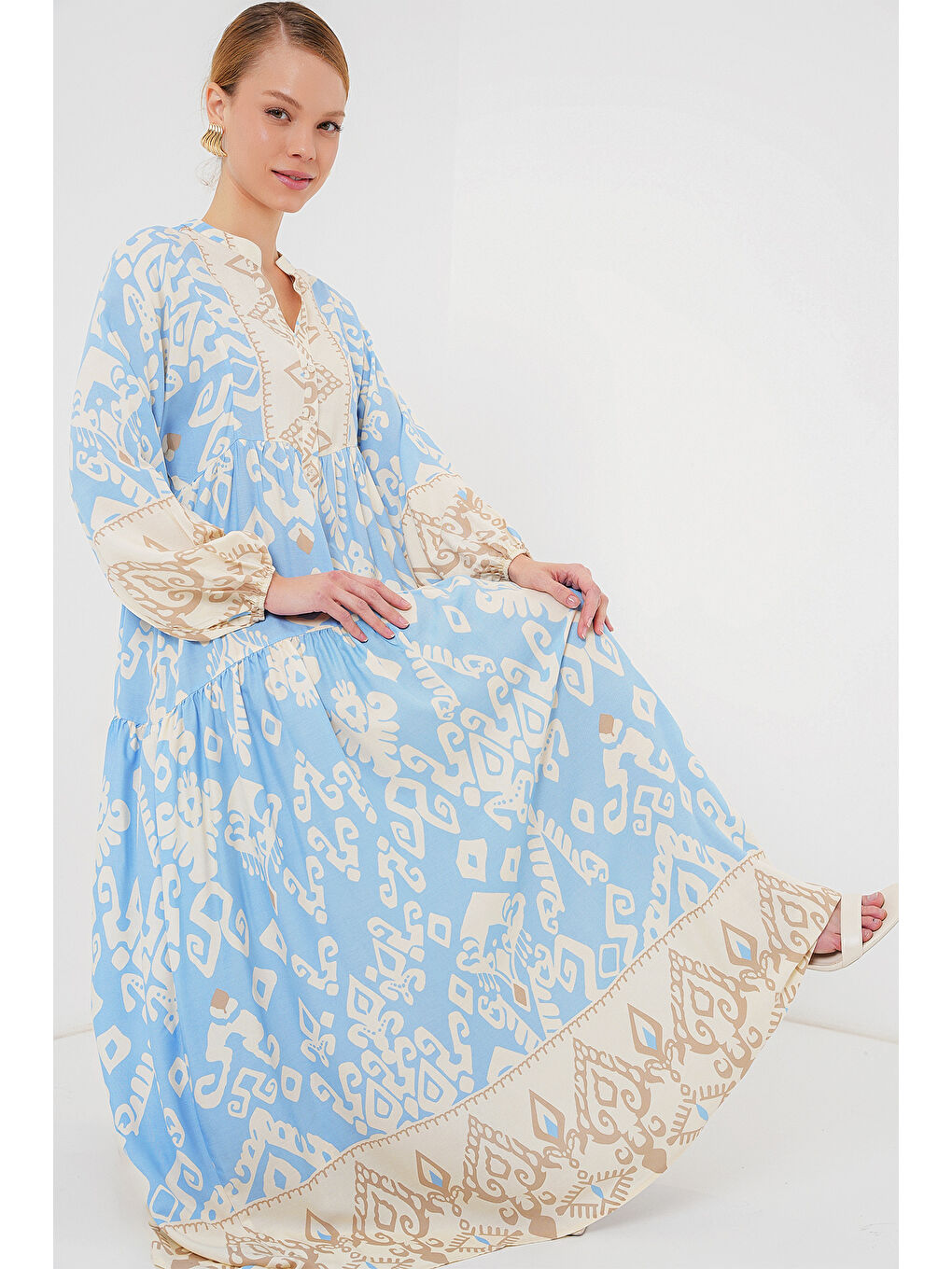 2423 Otantik Desenli Tesettür Elbise - R. Mavi