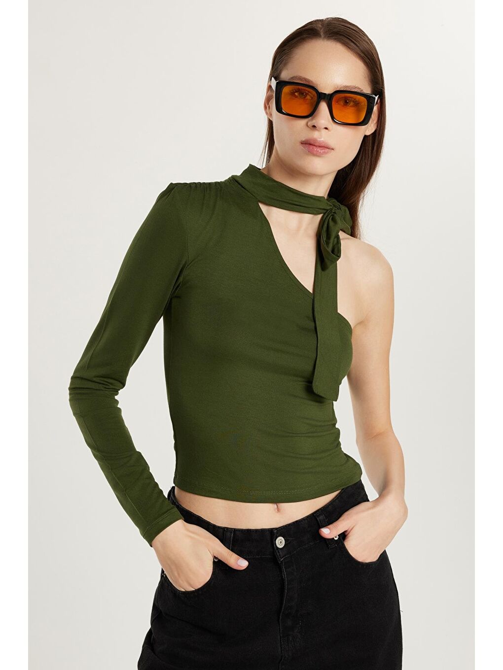 Kadın Standart Fit Fitilli Tek Kol Asimetrik Yaka Yeşil Bluz-3