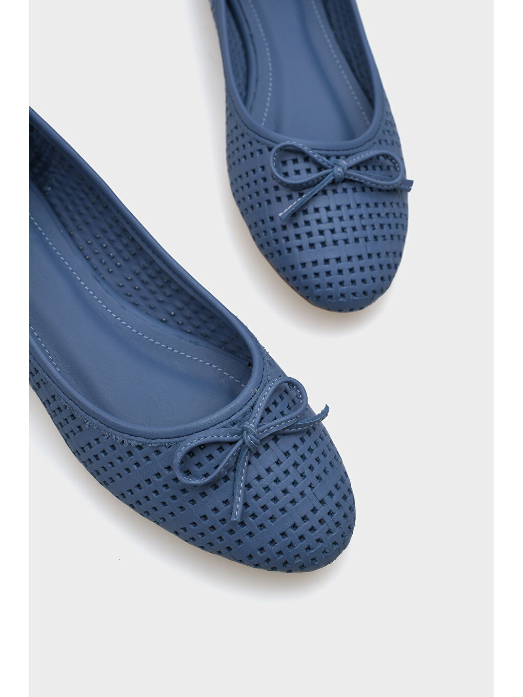 Mavi Ava Hakiki Deri Hasır Baskılı Kadın Babet-3