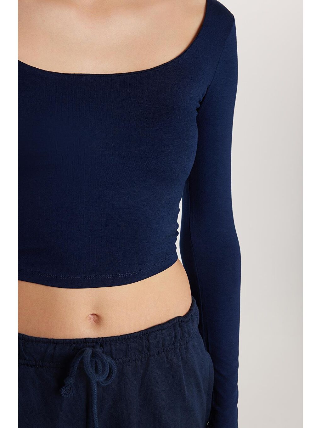 Kadın Slim Fit Dar Kesim Uzun Kollu Kayık Yaka Lacivert Bluz-1