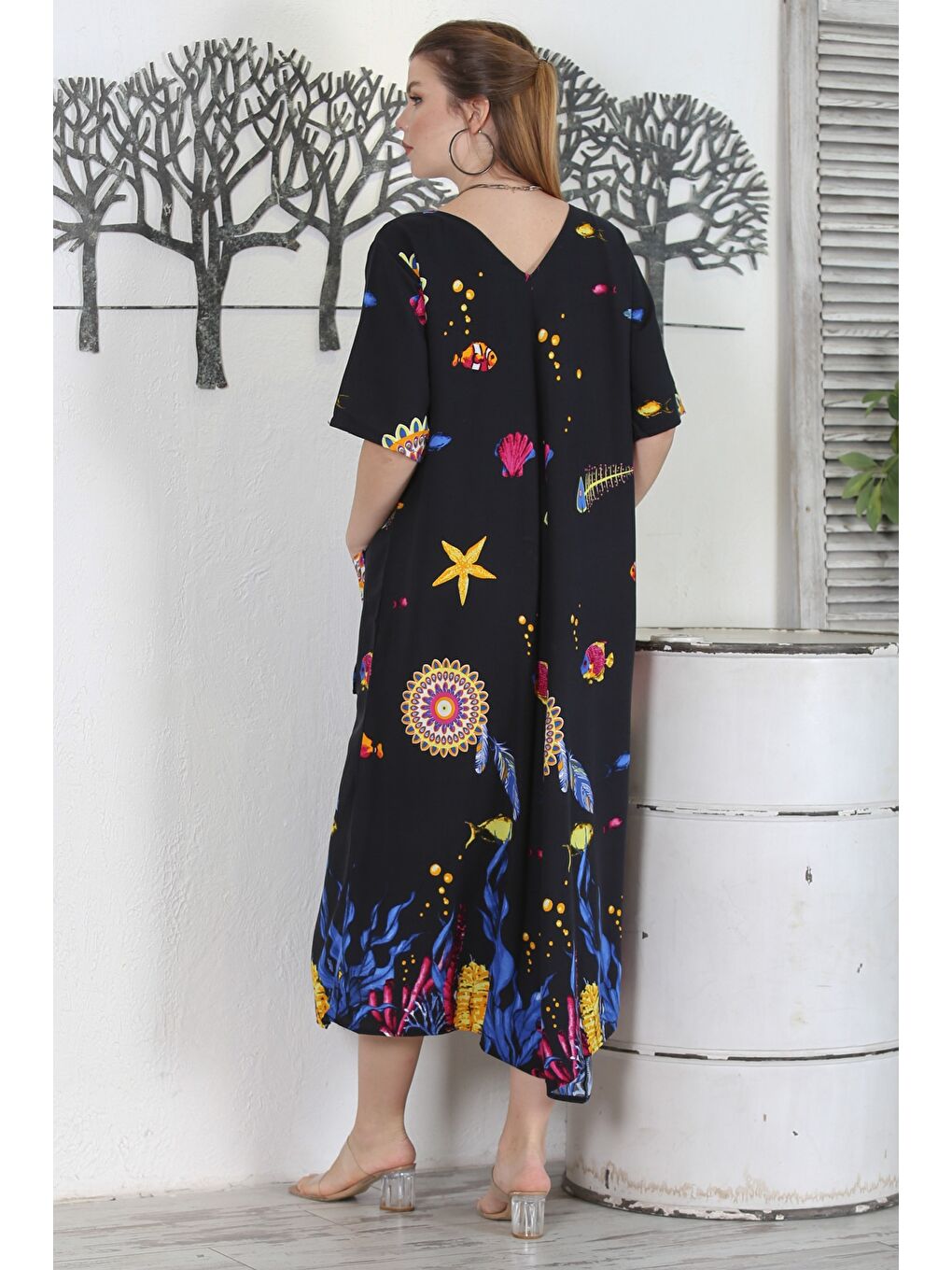 Siyah V Yaka Kısa Kol Çift Cepli Allover Baskılı Casual Dokuma Elbise-6