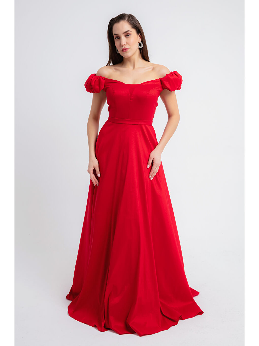 Kadın Kırmızı Kayık Yaka Kloş Kesim Uzun Abiye Elbise