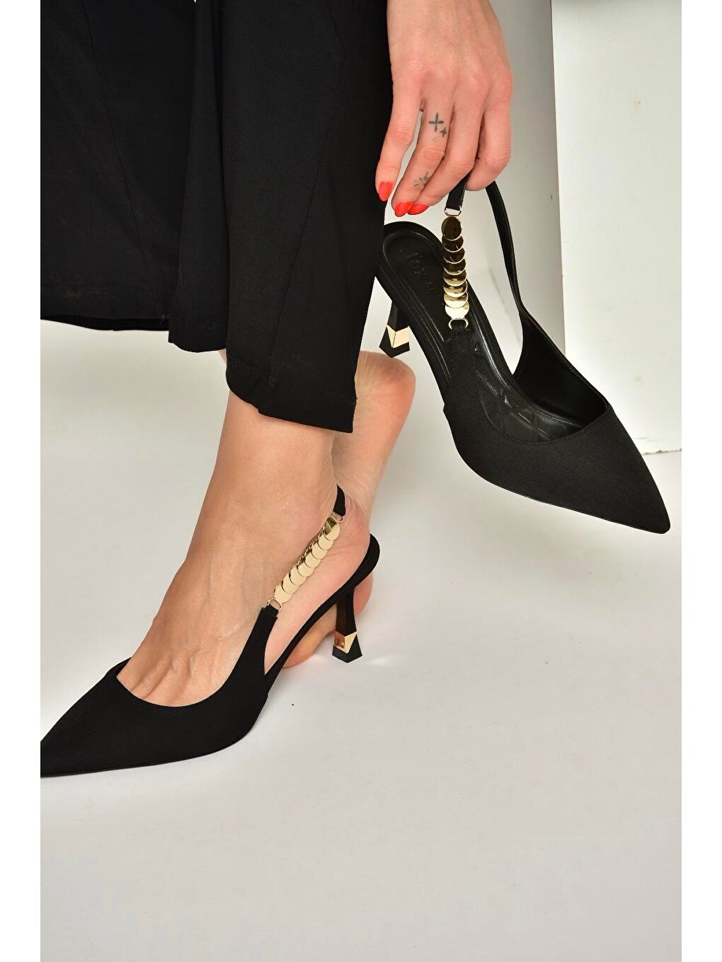 Siyah Kadın Topuklu Ayakkabı Y308203204-2