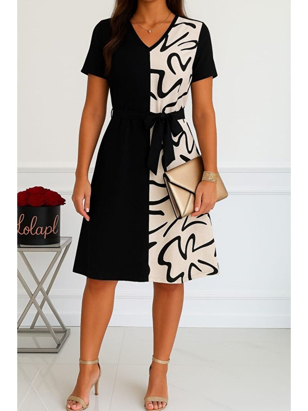 Siyah Kadın Kısa Kollu V Yakalı çift Renkli Desenli Beli Kuşaklı Atlas Elbise