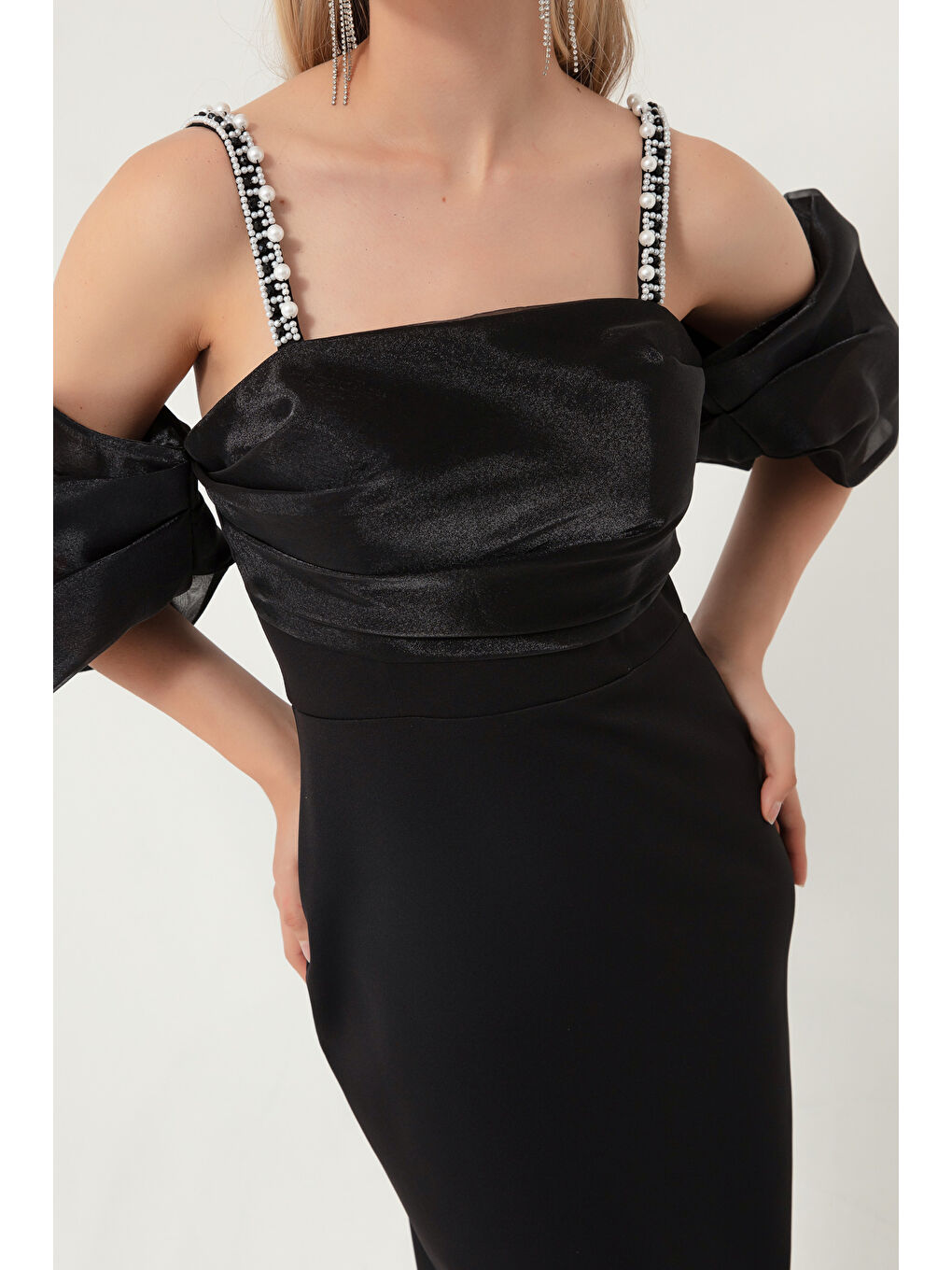 Kadın Siyah Prenses Kol Boncuk Askılı Organze Midi Abiye Elbise-3