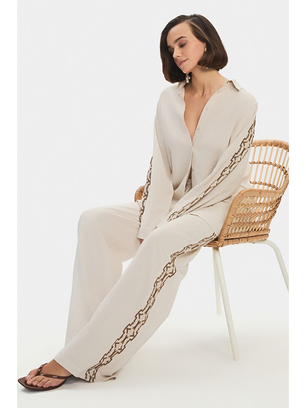 Bej Kadın Keten Karışımlı Işleme Detaylı Gömlek Pantolon Takım-2