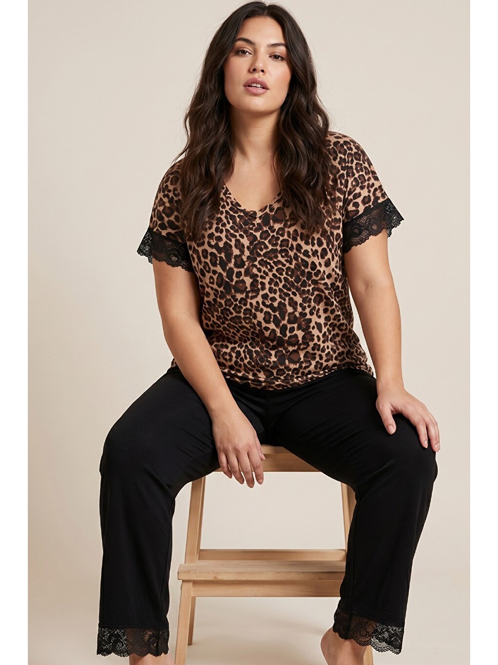 Karışık Leopar Desenli Büyük Beden Battal Boy Viskon Örme Pijama Takım