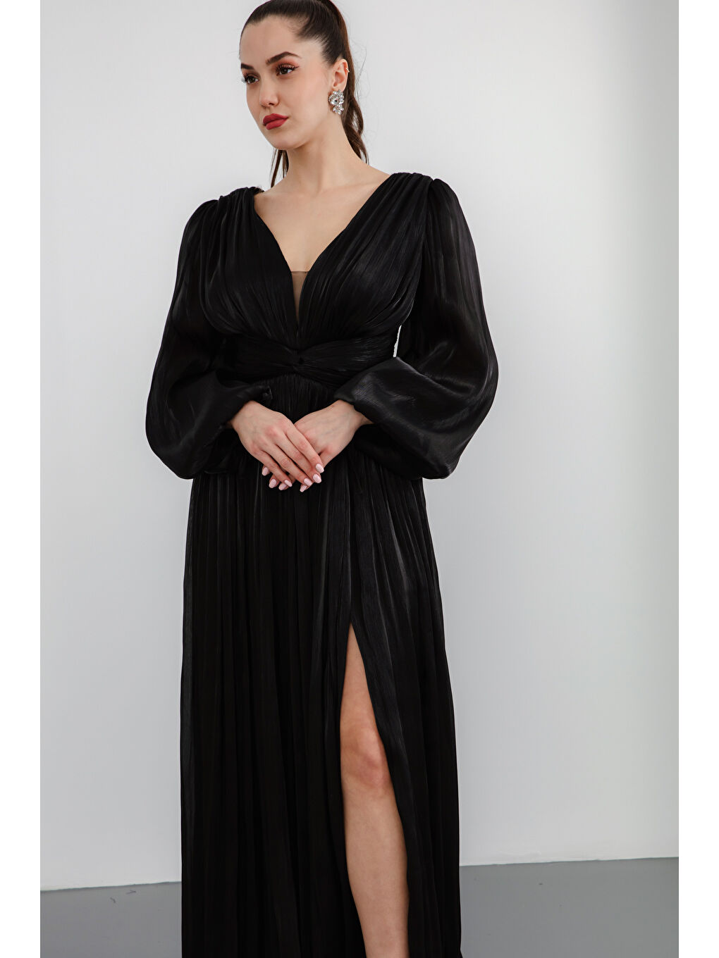 Kadın Siyah V Yaka Yırtmaçlı Uzun Abiye Elbise-2