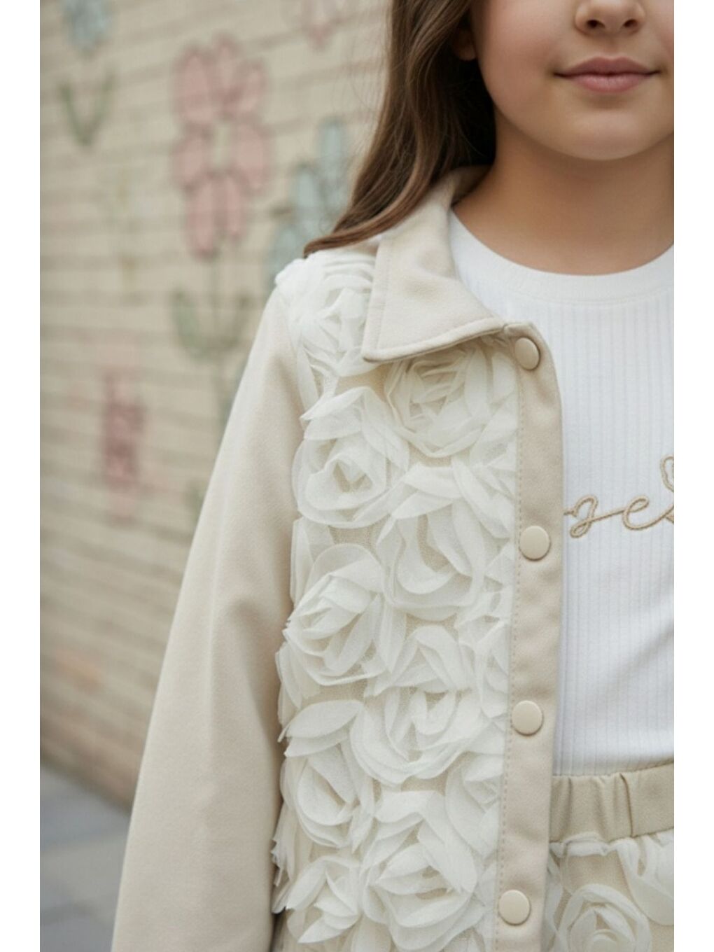 Ekru Kız Çocuk Gül Detaylı Ceketli Penyeli Şortlu Üçlü Takım-4