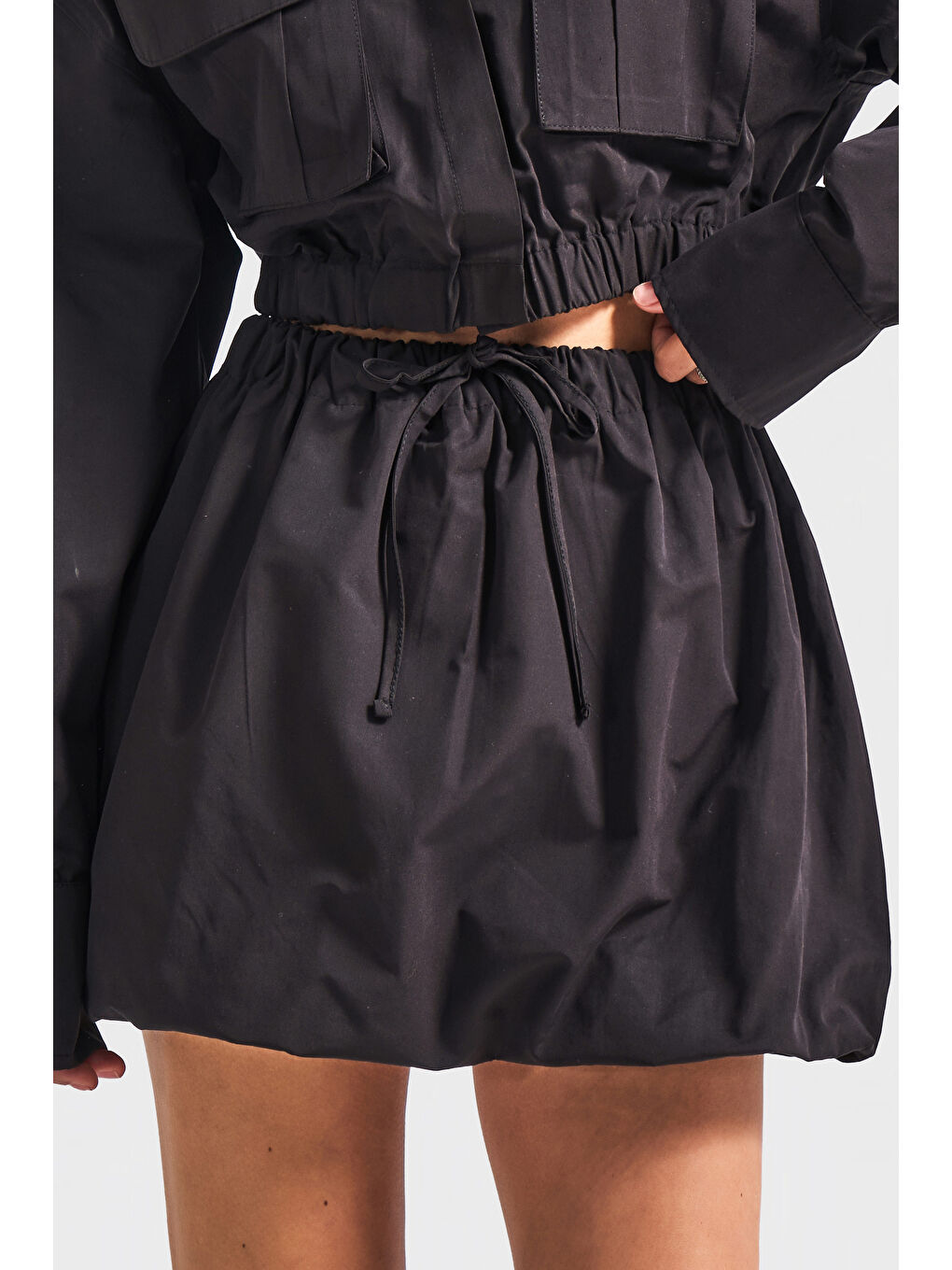 Kadın Siyah Renk w5-1 Balon Fit Tasarım Mini Etek-1