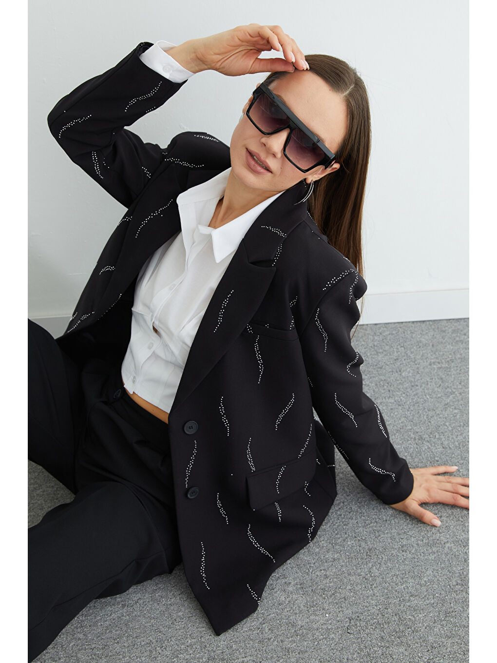 Siyah Taş Detaylı Blazer Ceket