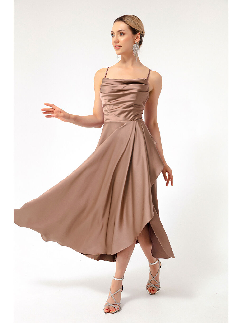 Turuncu Kadın Soğan Kabuğu Volanlı Yırtmaçlı Saten Midi Boy Abiye & Mezuniyet Elbisesi-3