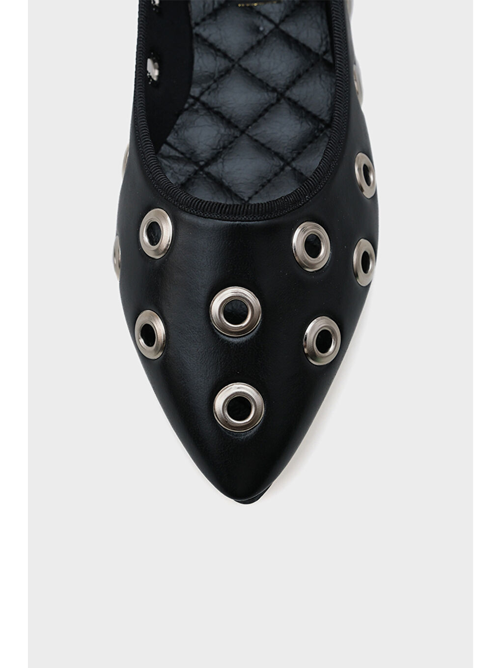 Siyah Alexa Metal Aksesuarlı Sivri Burunlu Babet-2