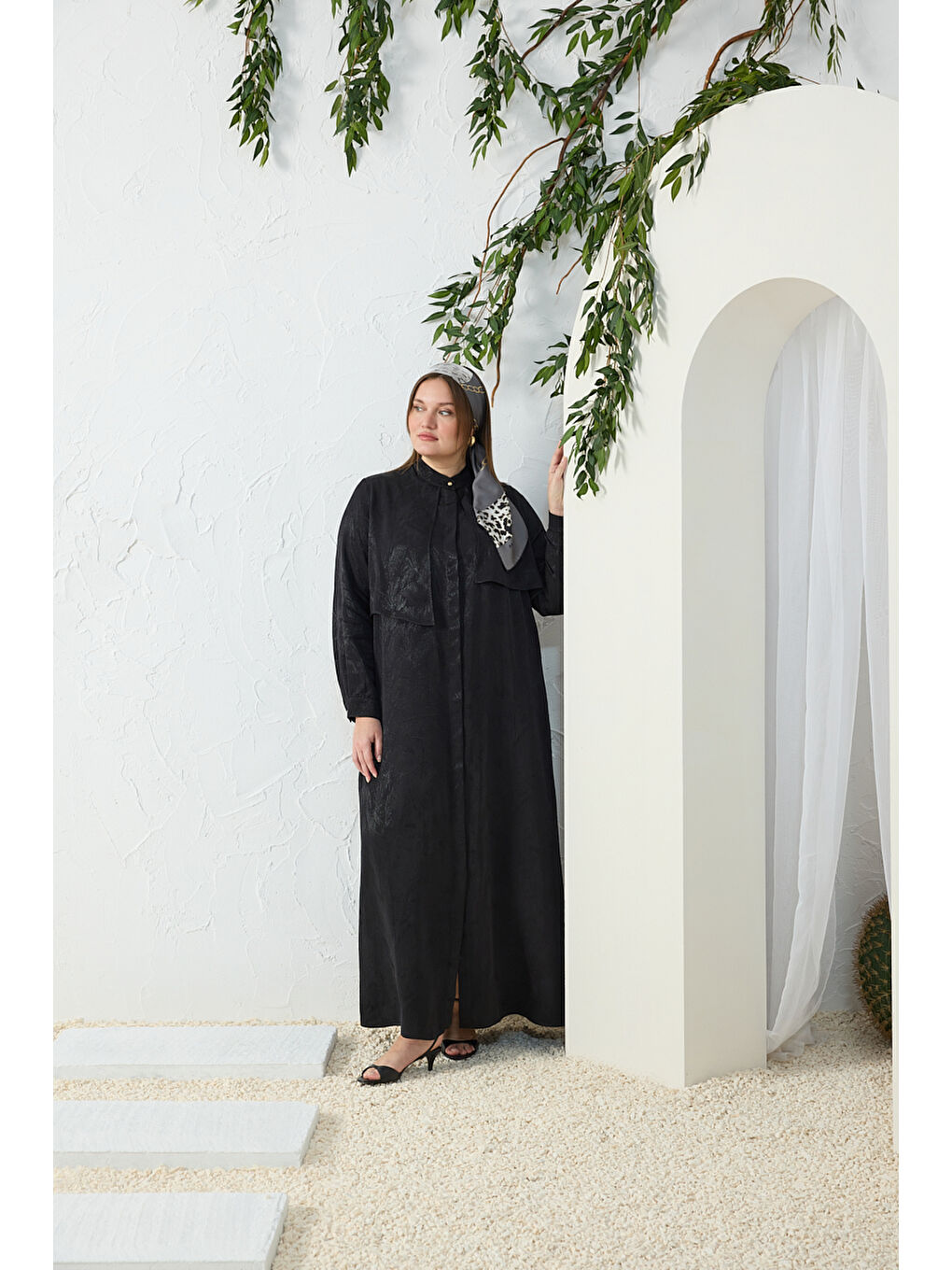 Siyah Asimetrik Rüzgarlı Ferace-2