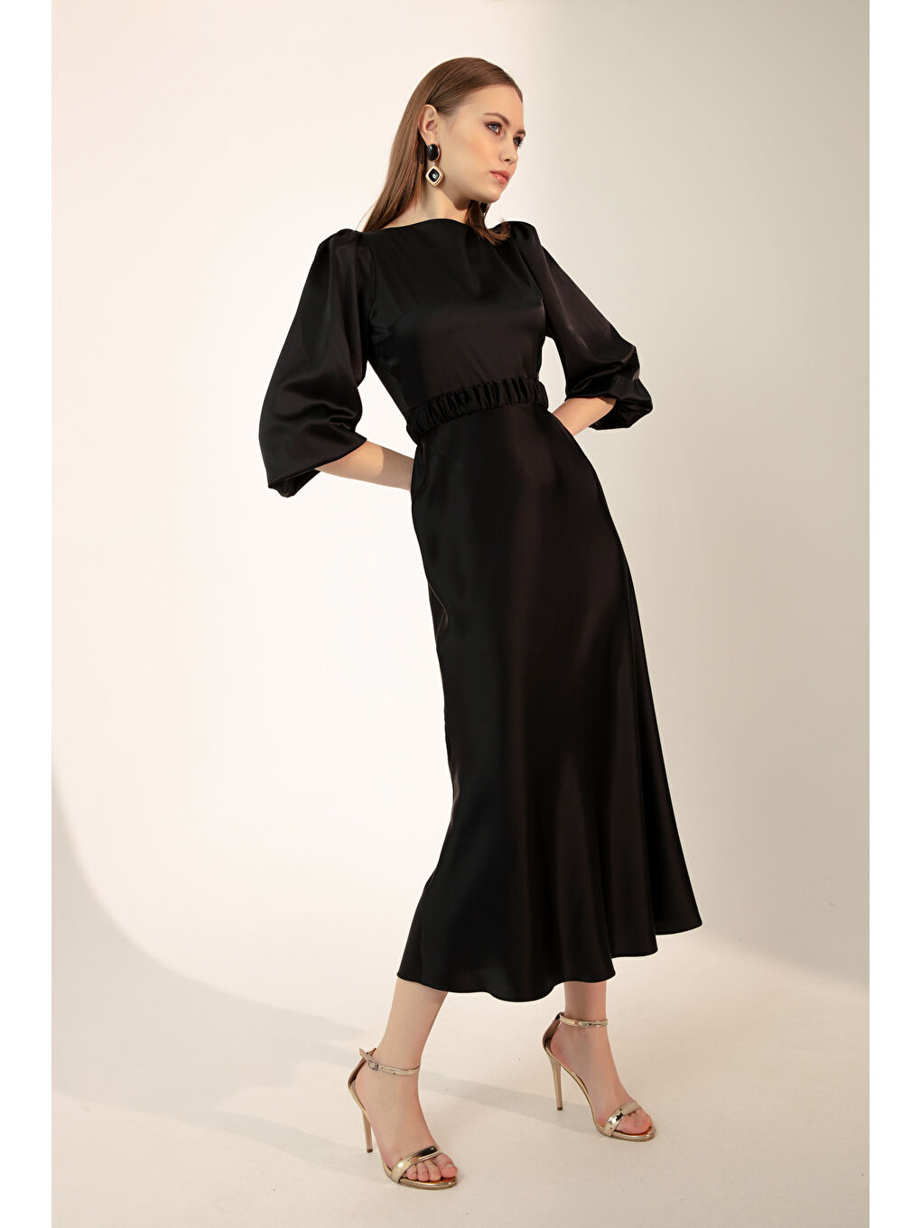 Kadın Siyah Uzun Balon Kollu Nişan Elbisesi