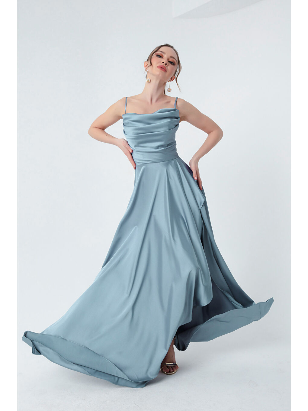 Kadın Bebe Mavi Volanlı Yırtmaçlı Saten Abiye & Mezuniyet Elbisesi-1