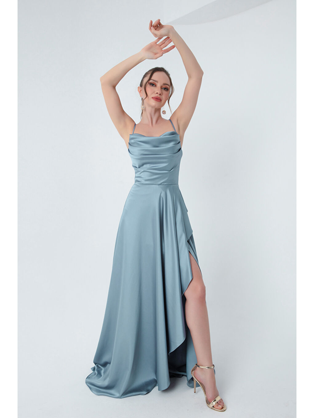 Kadın Bebe Mavi Volanlı Yırtmaçlı Saten Abiye & Mezuniyet Elbisesi-3