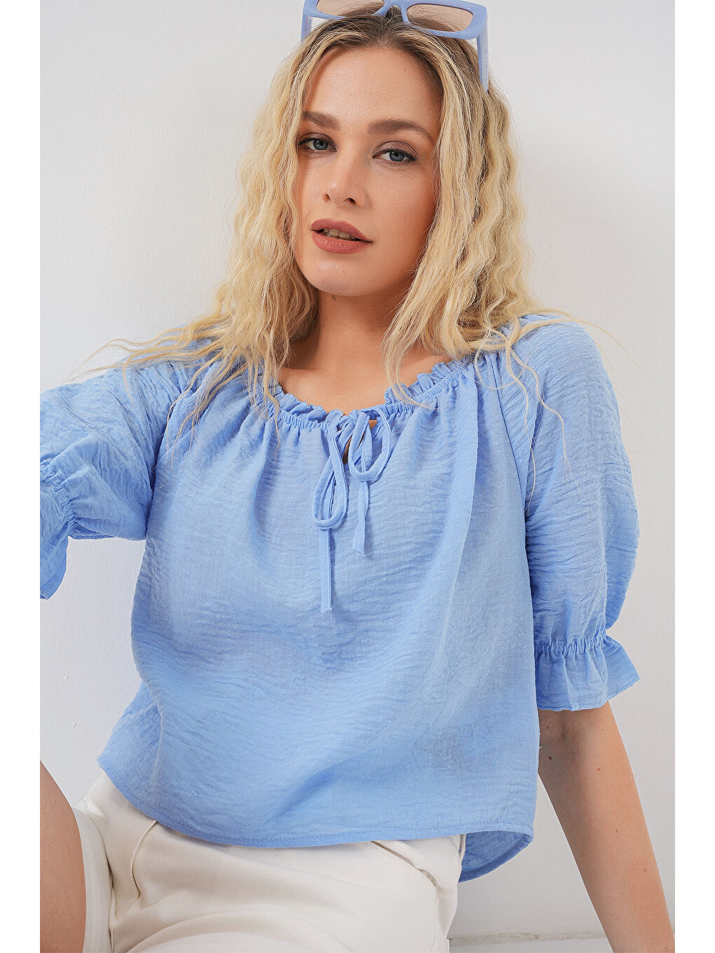 Kadın Yakası Fırfır Detaylı Bluz 959 - Mavi-3