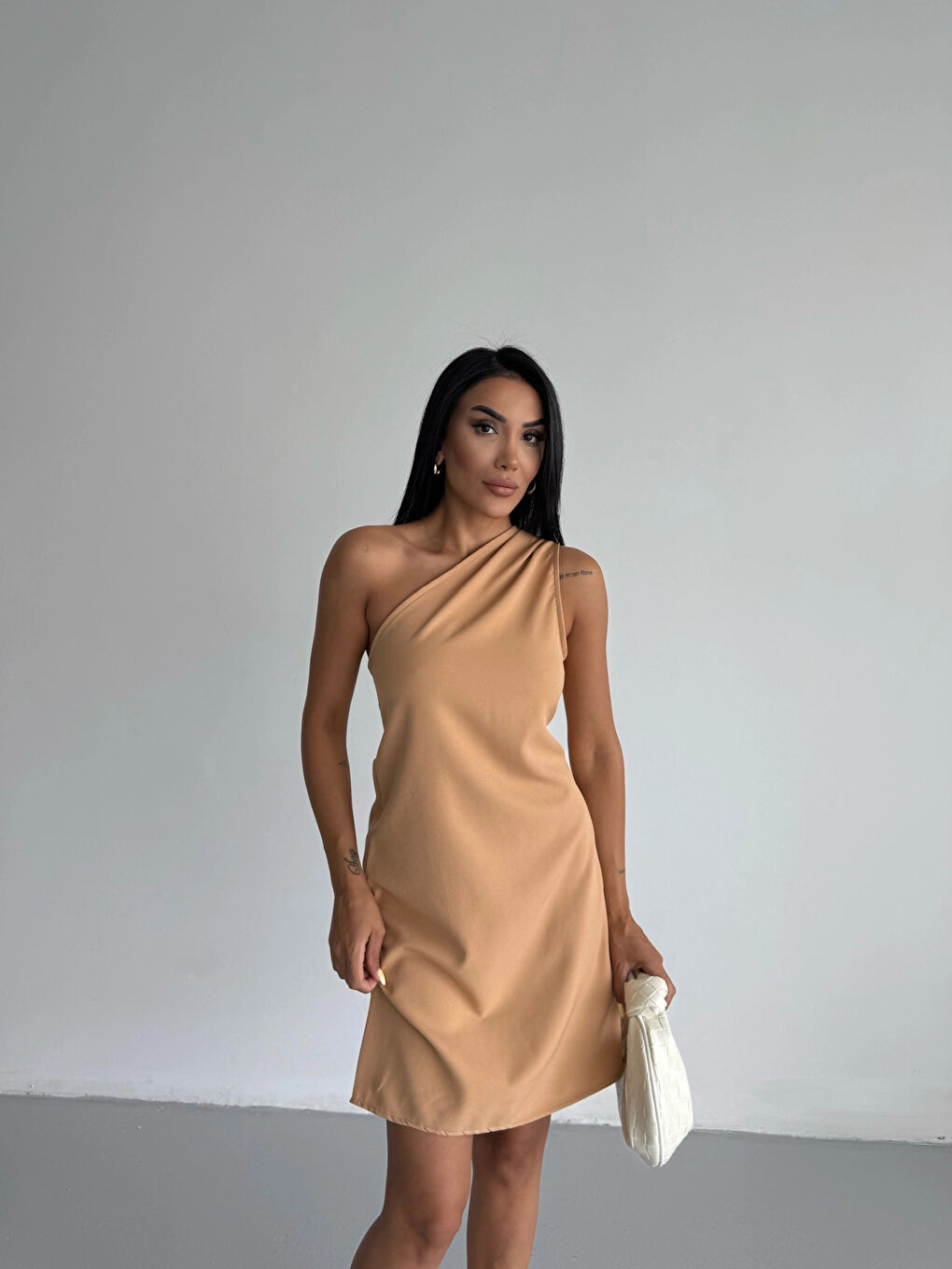 Bej Kadın Vizon Tek Omuz Mini Elbise HZL25S-FRY121791-2