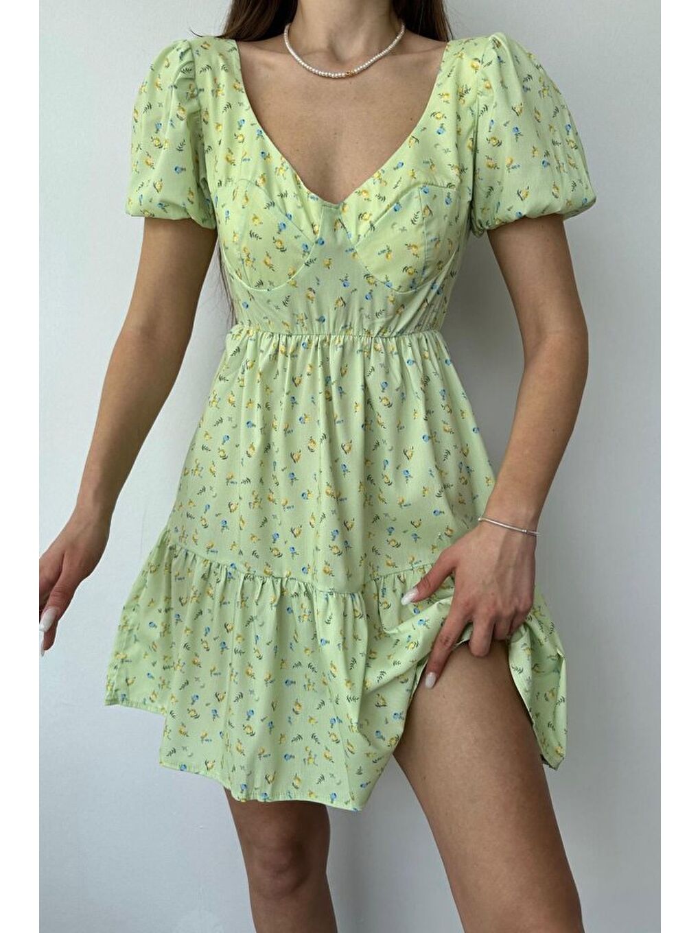 Yeşil Sırt Dekolteli Elbise-4