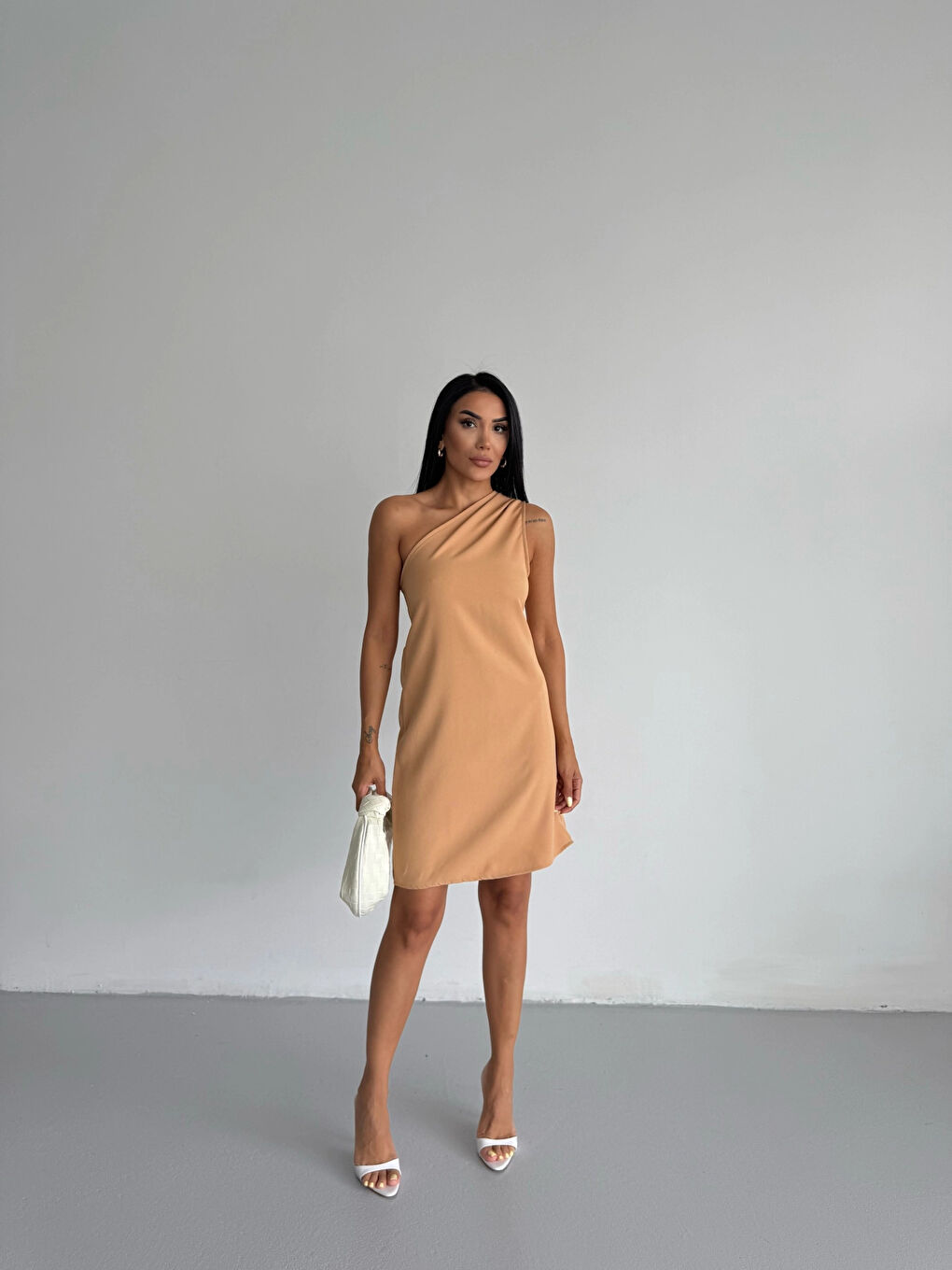 Bej Kadın Vizon Tek Omuz Mini Elbise HZL25S-FRY121791-3