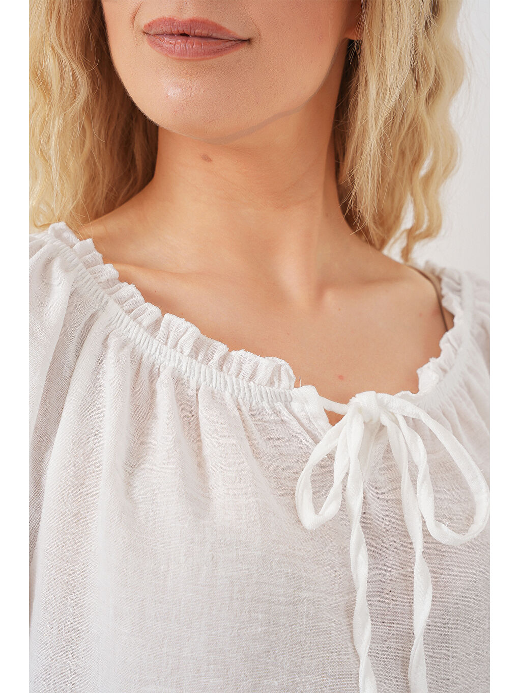 Kadın Yakası Fırfır Detaylı Bluz 959 - Beyaz-4