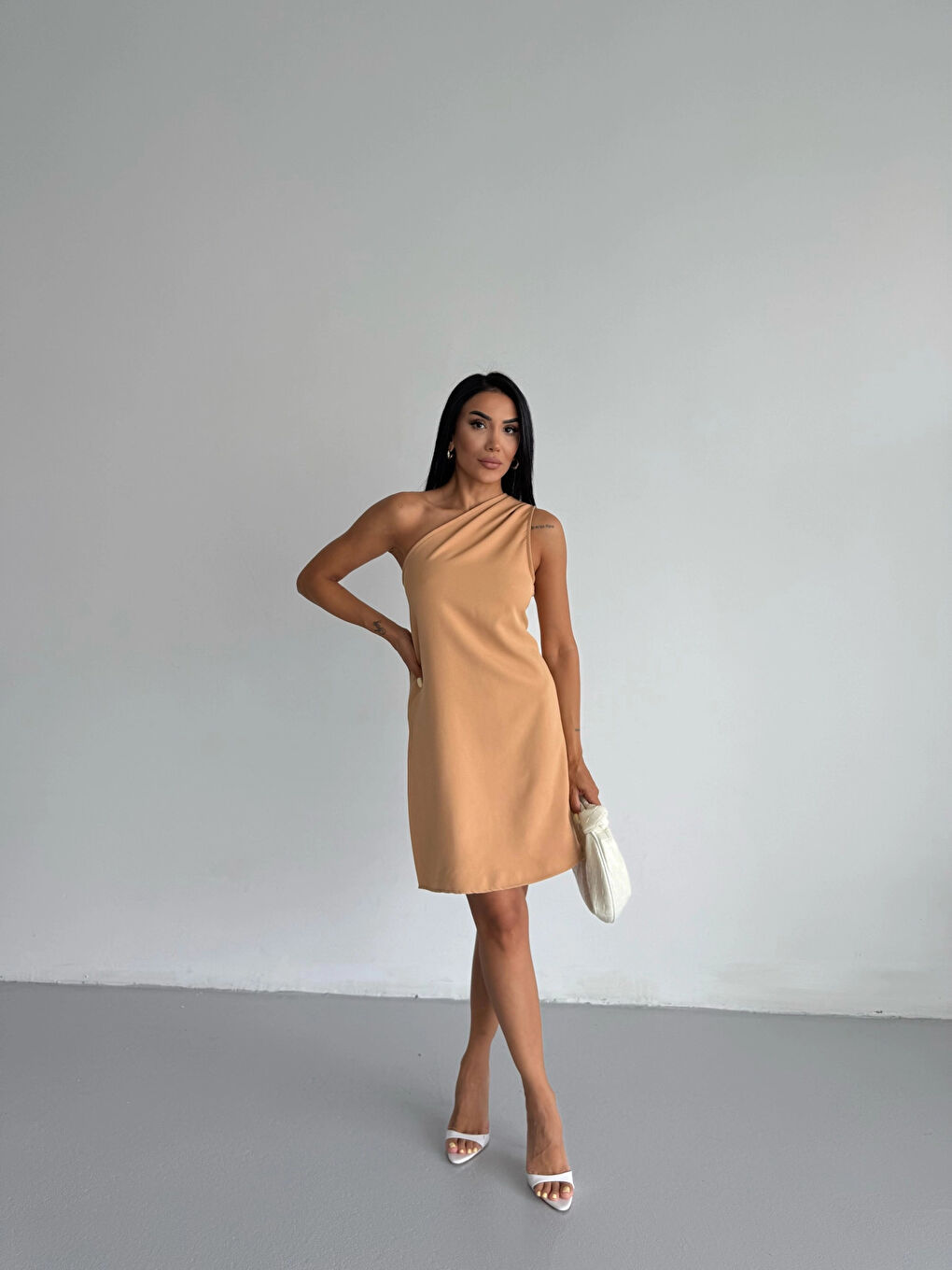 Bej Kadın Vizon Tek Omuz Mini Elbise HZL25S-FRY121791-4