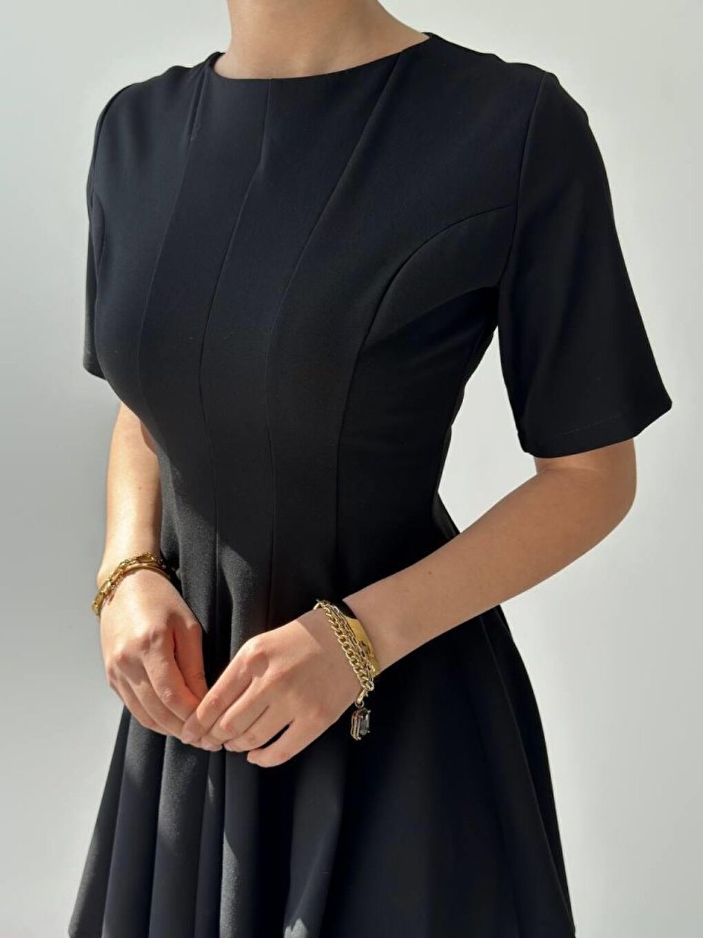 Siyah Crem Pliseli Elbise-6