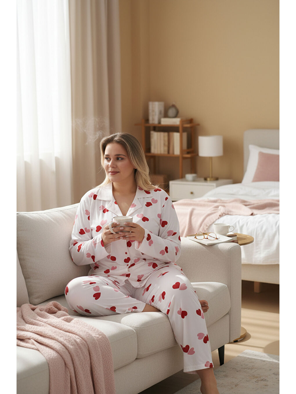 Ekru Yumuşak Dokulu Milan Kumaş Önden Düğmeli Büyük Beden Kadın Pijama Takımı 1075