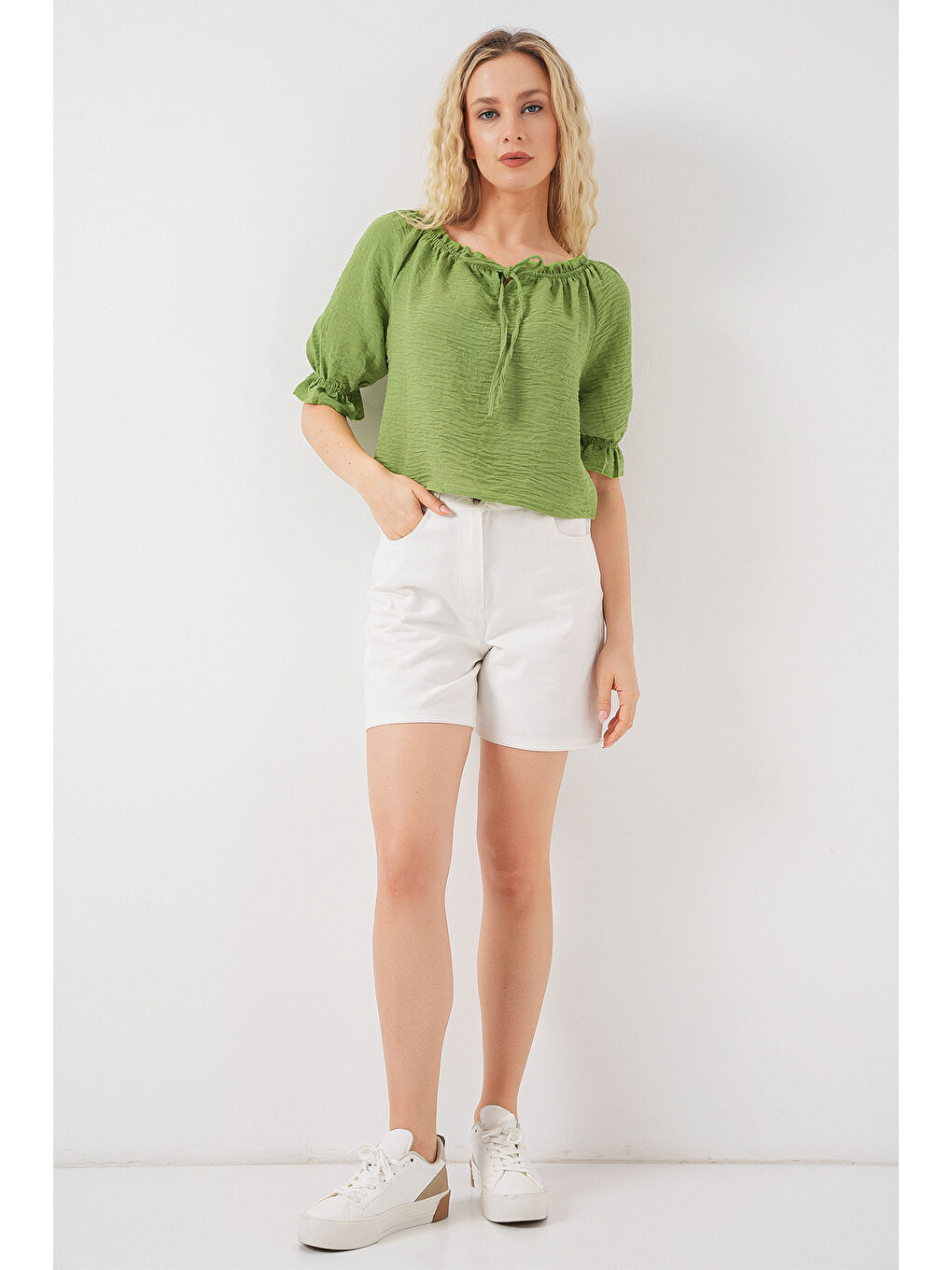 Kadın Yakası Fırfır Detaylı Bluz 959 - E.Yeşil-1