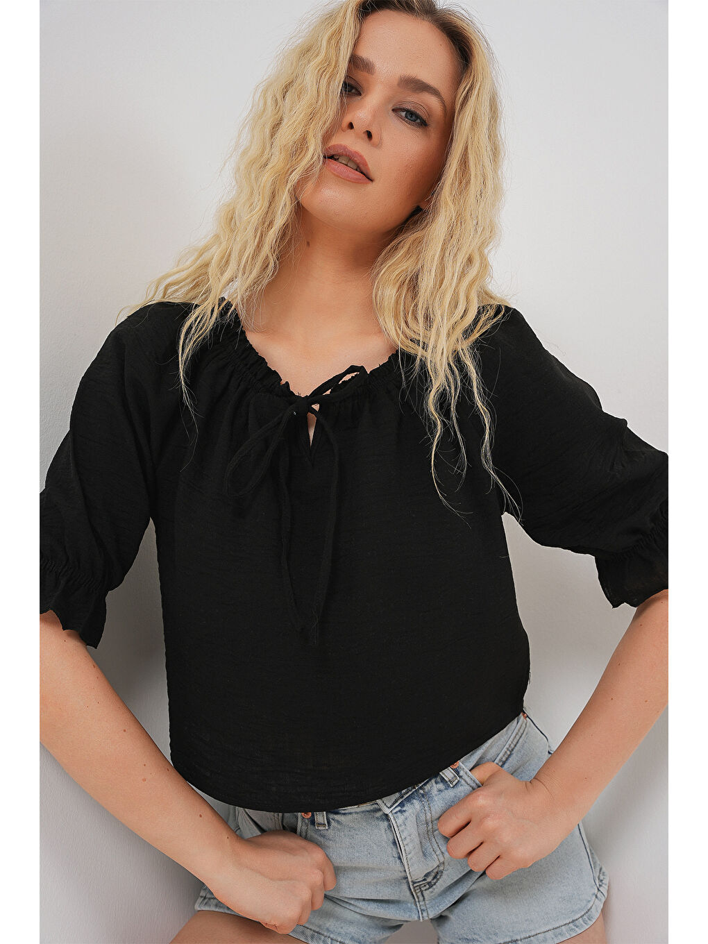 Kadın Yakası Fırfır Detaylı Bluz 959 - Siyah-2