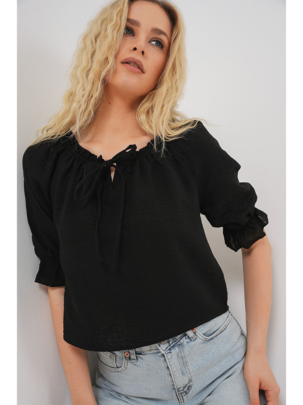 Kadın Yakası Fırfır Detaylı Bluz 959 - Siyah-3