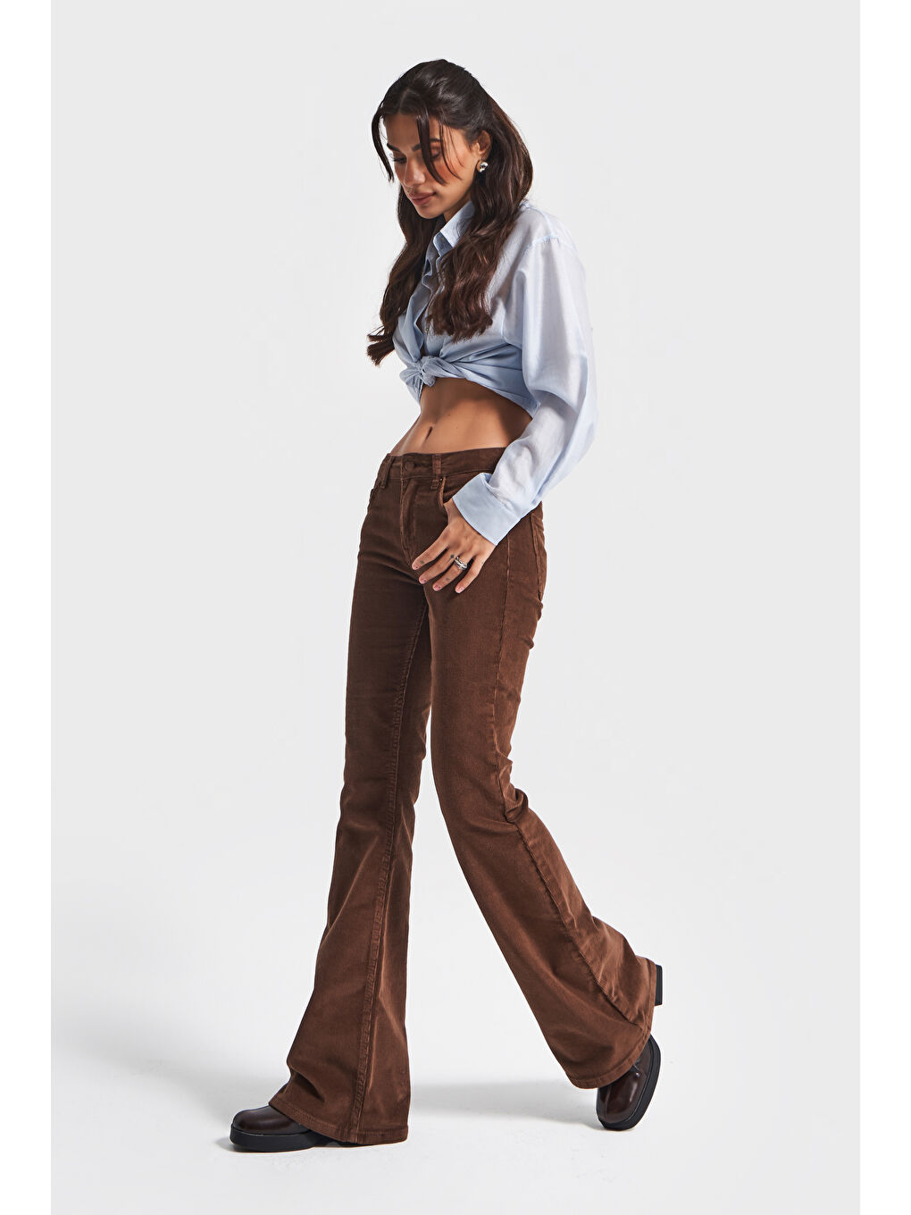 Kahverengi Kadın Açık Kahve 26w5-42 Flare Fit İnce Fitilli Velvet Esnek Kumaş Pantolon-1