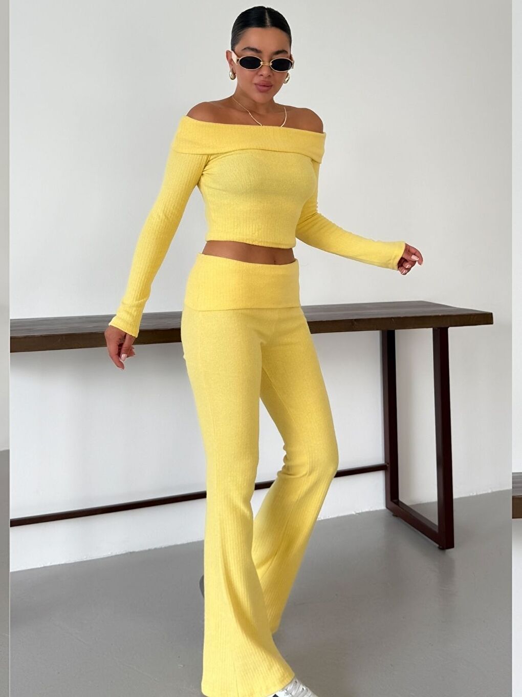 Kadın Sarı Madonna Yaka Alt-Üst Pantolonlu İnterlok Takım-2