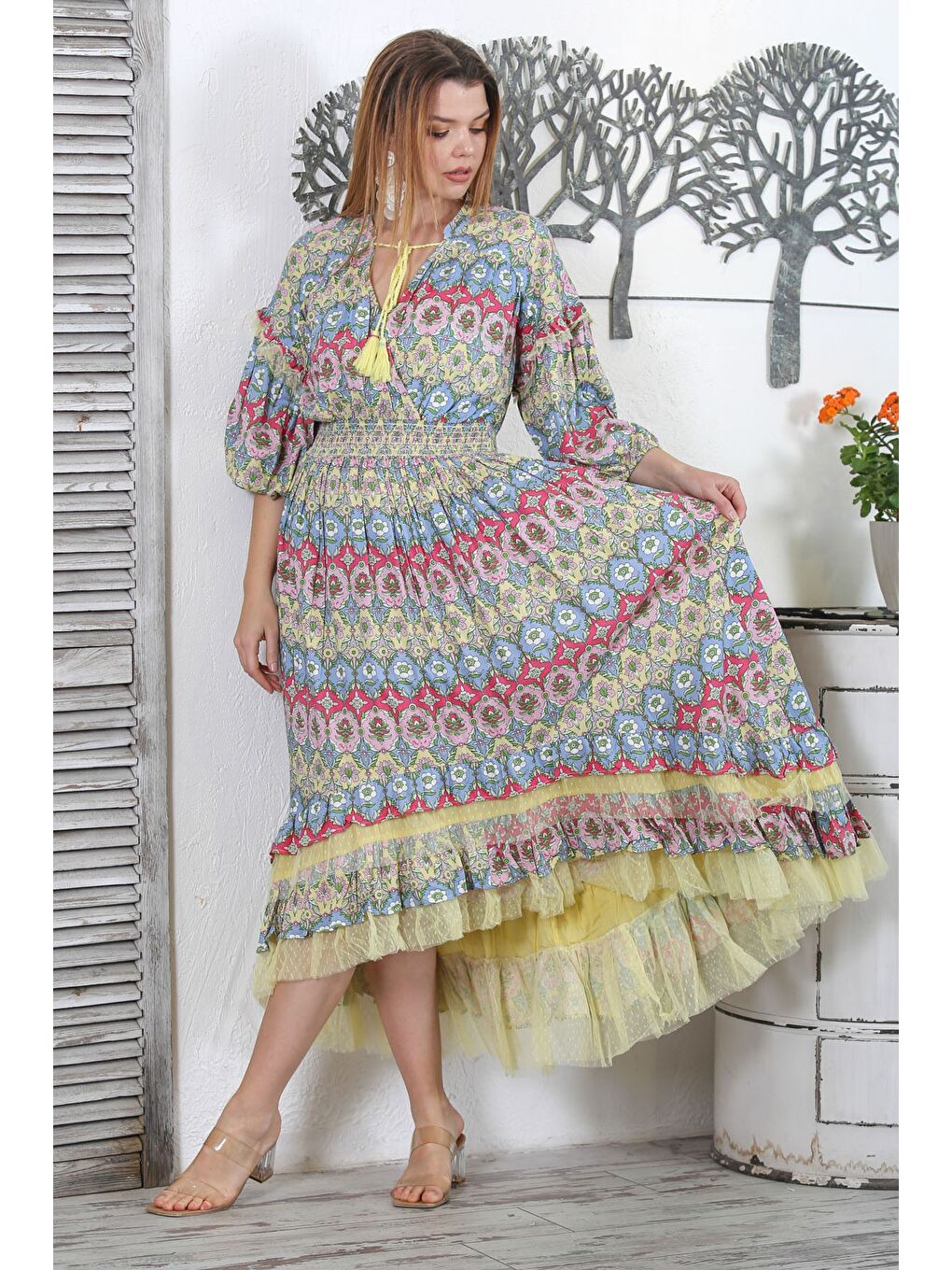 Sarı Açık Limon Kruvaze Yaka 3/4 Kol Astarlı Püsküllü Allover Baskılı Dokuma Lastikli Bel Tasarım Elbise