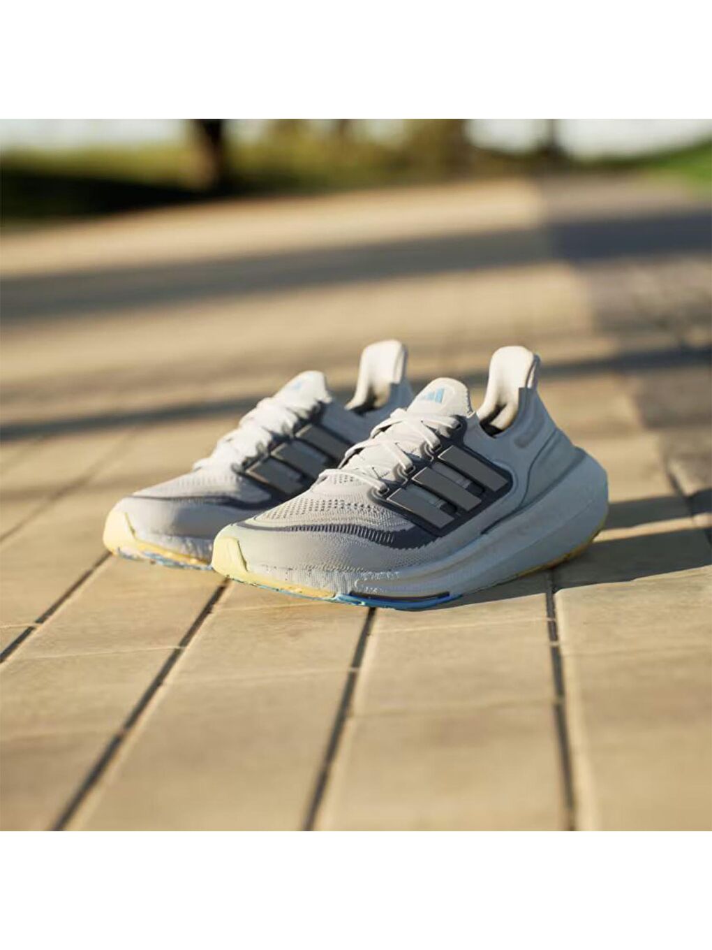 Ultraboost Light Kadın Mavi Yol Koşusu Ayakkabısı-5