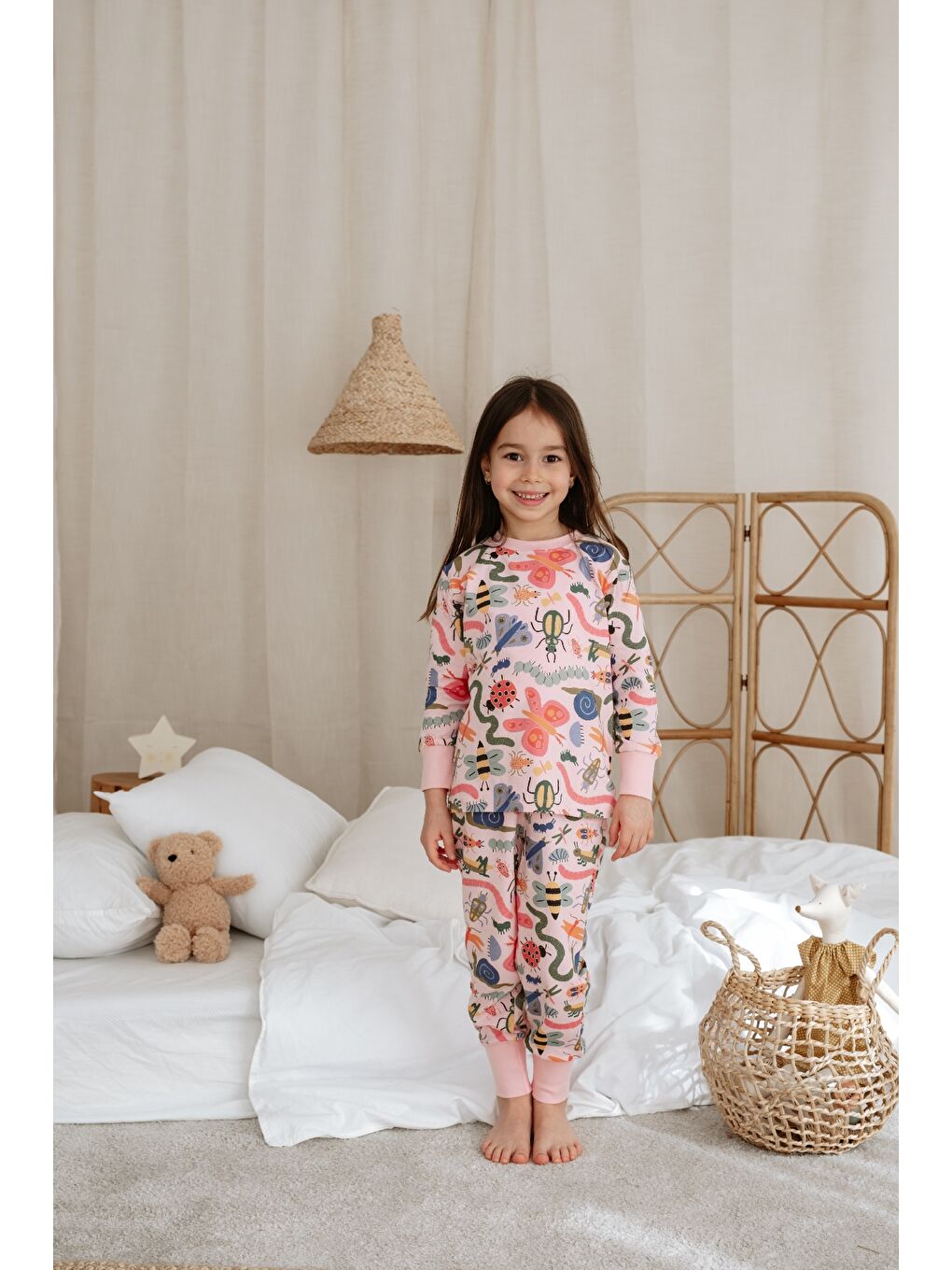 Pembe Renkli Böcek Baskılı Color Shapes Çocuk Pijama Takımı