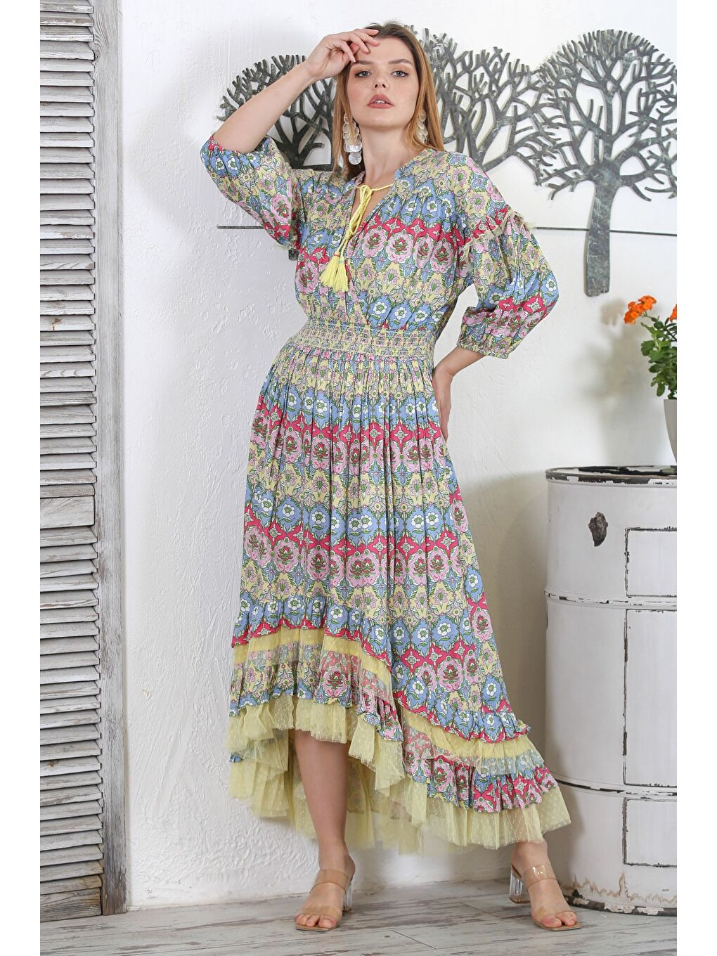 Sarı Açık Limon Kruvaze Yaka 3/4 Kol Astarlı Püsküllü Allover Baskılı Dokuma Lastikli Bel Tasarım Elbise-2