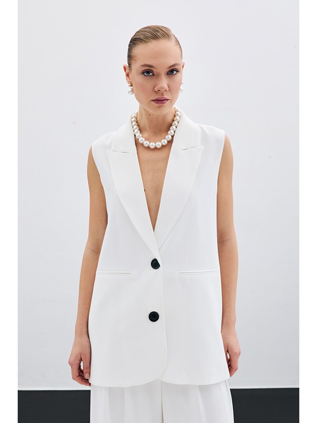 Düğme Detaylı Salaş Yelek - Ekru