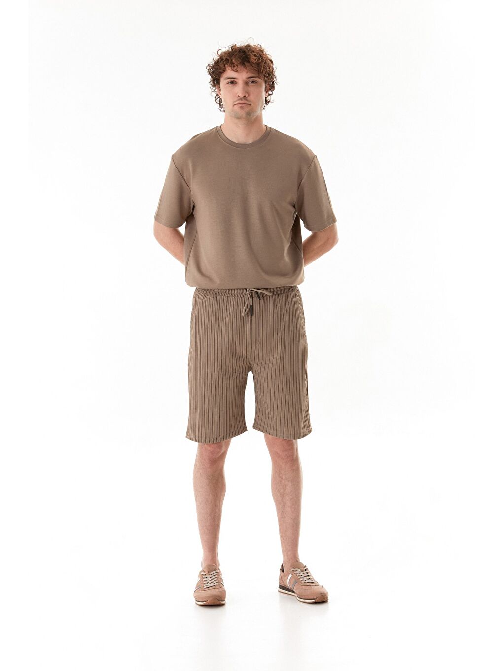 Kahverengi Fitilli Beli Lastikli Şort-2