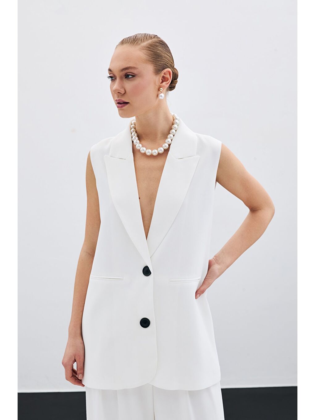 Düğme Detaylı Salaş Yelek - Ekru-1